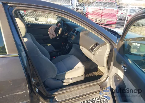 2004 Honda Accord 2.4 Lx z USA, uszkodzony, nr VIN 1HGCM56484A152991